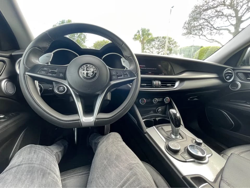 2018 Alfa Romeo Stelvio - Image 16 of 17