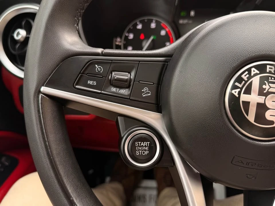 2018 Alfa Romeo Stelvio - Image 17 of 20