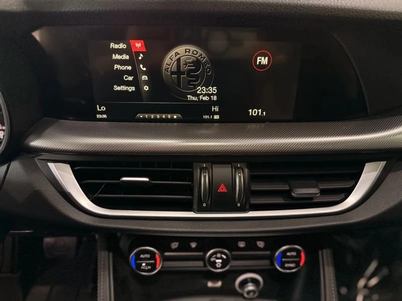 2018 Alfa Romeo Stelvio - Image 17 of 20