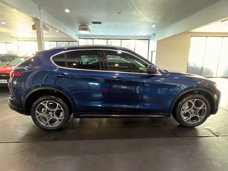 2018 Alfa Romeo Stelvio - Image 11 of 20