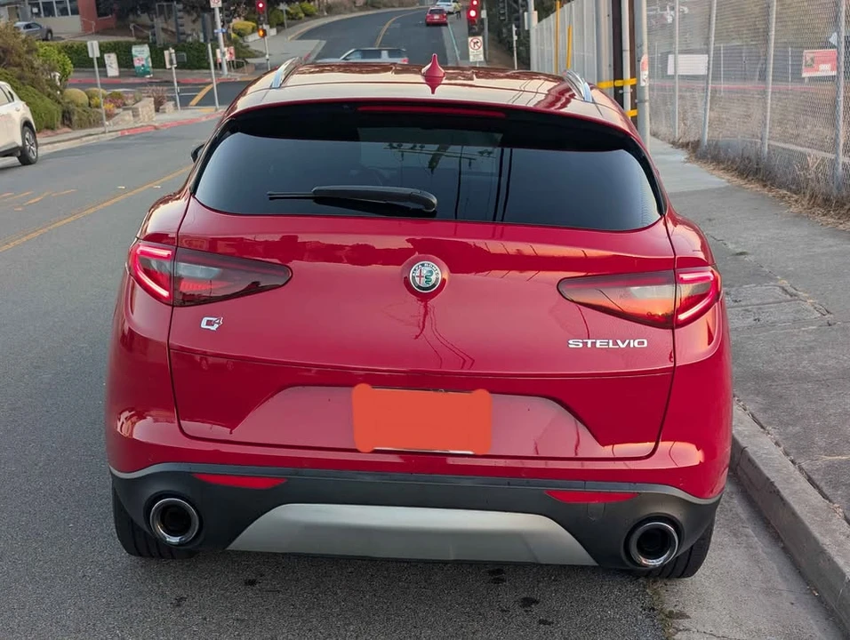 2018 Alfa Romeo Stelvio - Image 17 of 18