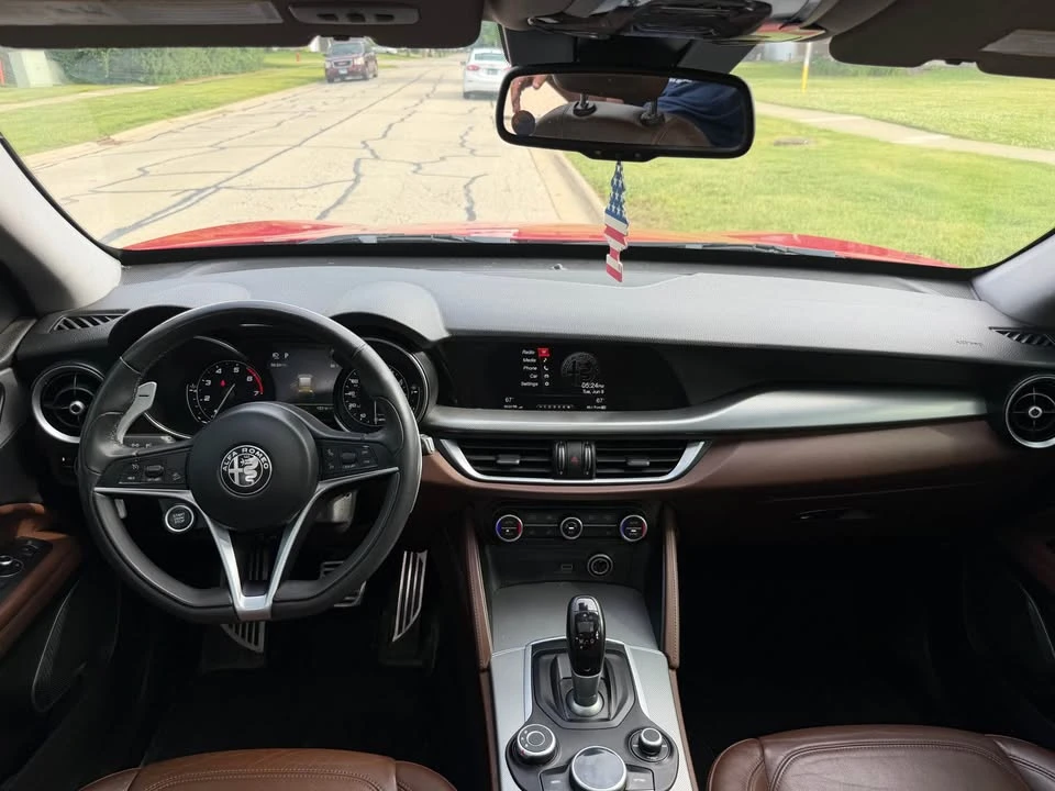 2018 Alfa Romeo Stelvio - Image 17 of 19