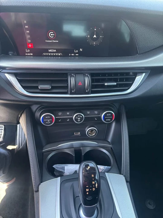 2018 Alfa Romeo Stelvio - Image 17 of 20