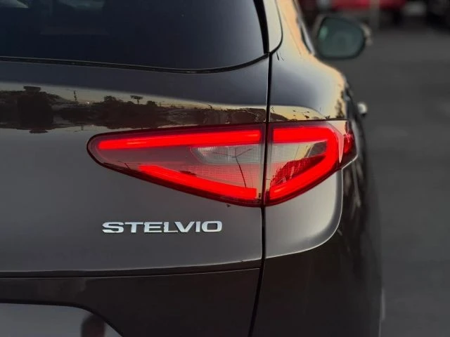 2018 Alfa Romeo Stelvio - Image 9 of 27