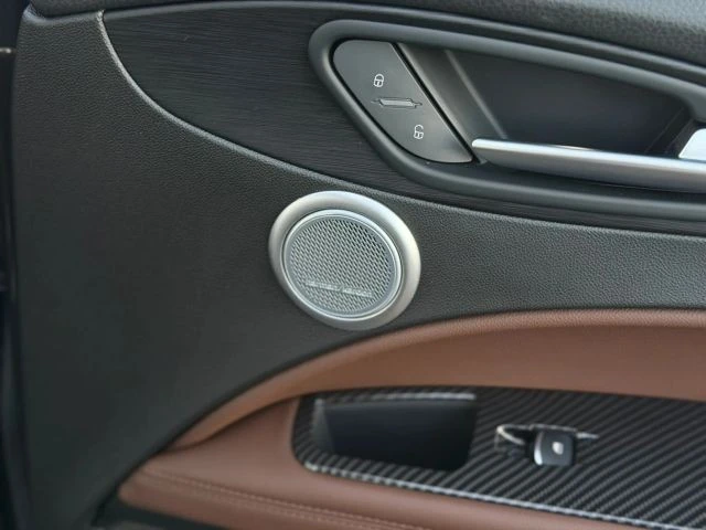 2018 Alfa Romeo Stelvio - Image 14 of 27