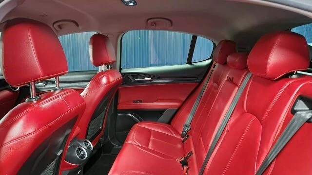2018 Alfa Romeo Stelvio - Image 20 of 21