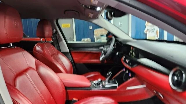 2018 Alfa Romeo Stelvio - Image 15 of 21