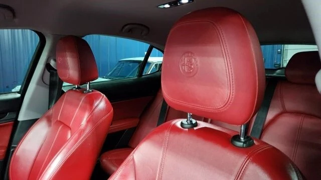2018 Alfa Romeo Stelvio - Image 11 of 21