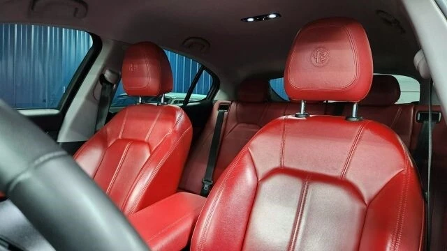 2018 Alfa Romeo Stelvio - Image 10 of 21