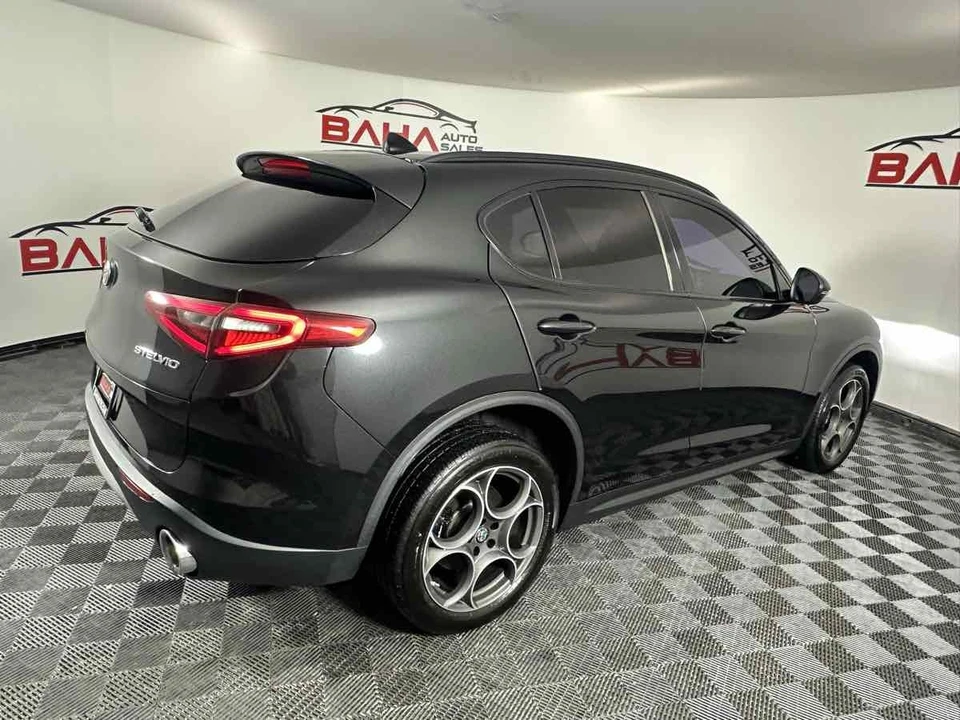 2018 Alfa Romeo Stelvio - Image 8 of 21