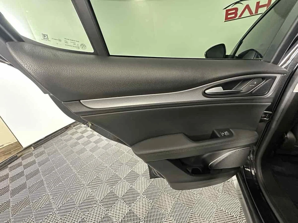 2018 Alfa Romeo Stelvio - Image 17 of 21