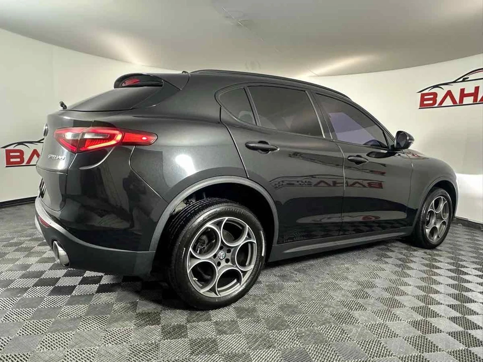 2018 Alfa Romeo Stelvio - Image 9 of 21