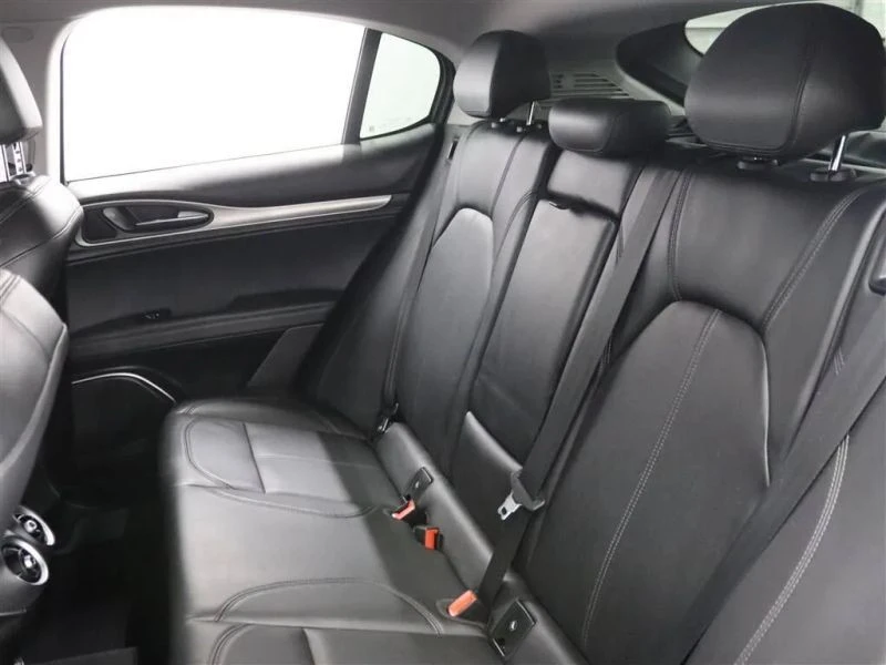 2018 Alfa Romeo Stelvio - Image 11 of 12