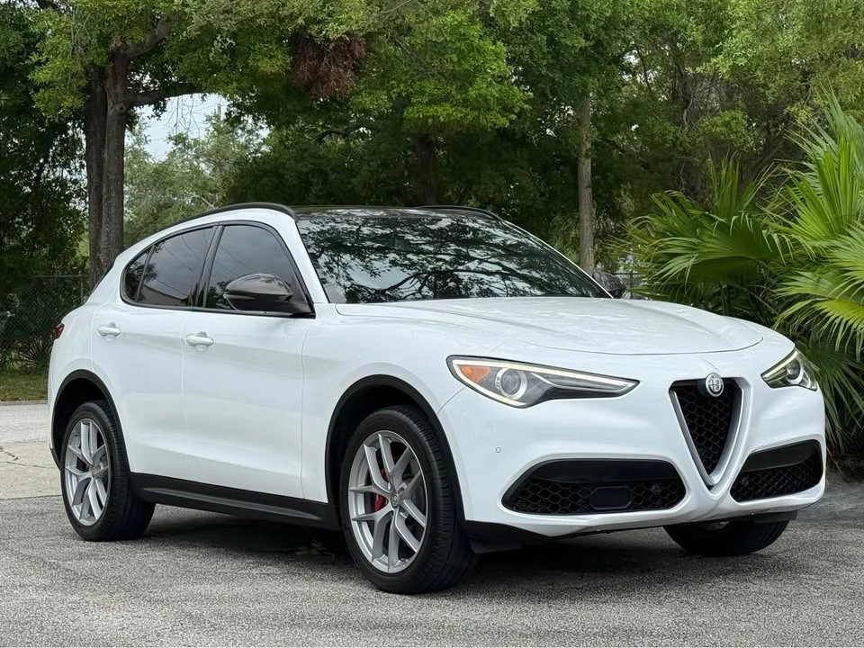 2018 Alfa Romeo Stelvio - Image 16 of 19