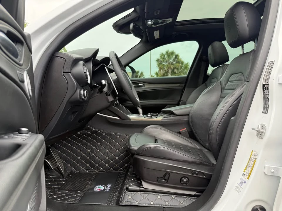 2018 Alfa Romeo Stelvio - Image 7 of 19