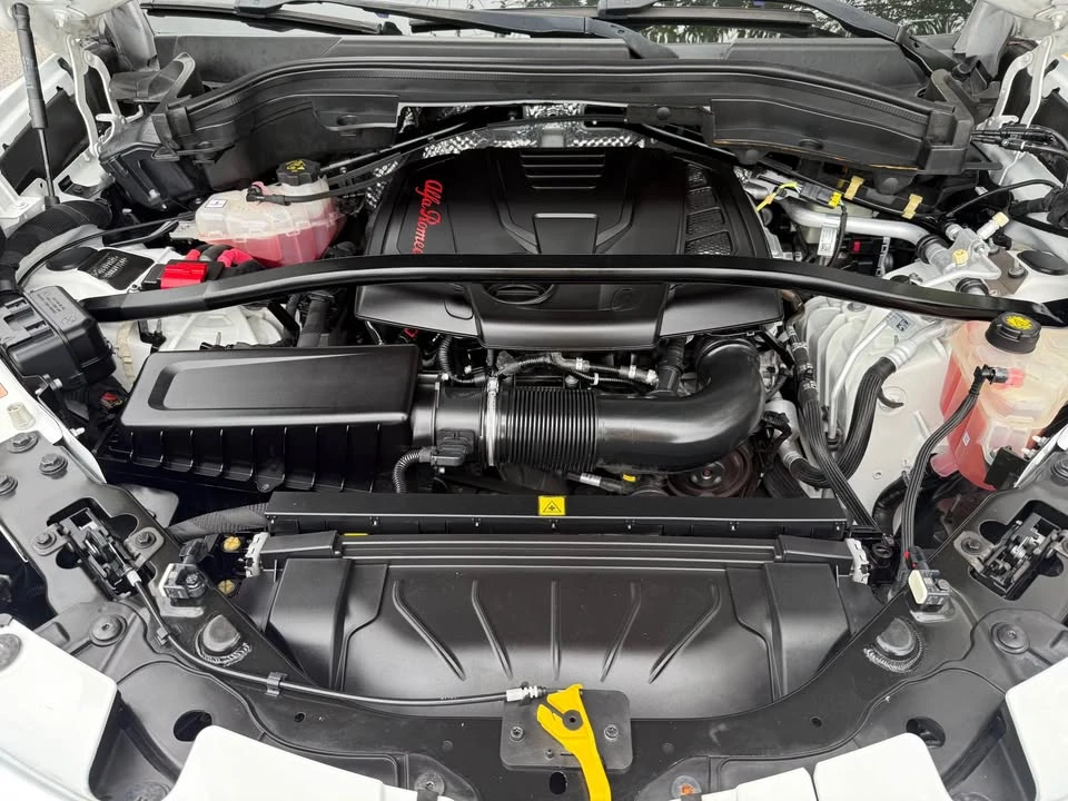 2018 Alfa Romeo Stelvio - Image 18 of 19