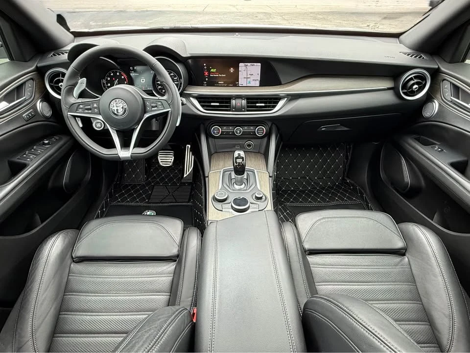 2018 Alfa Romeo Stelvio - Image 8 of 19