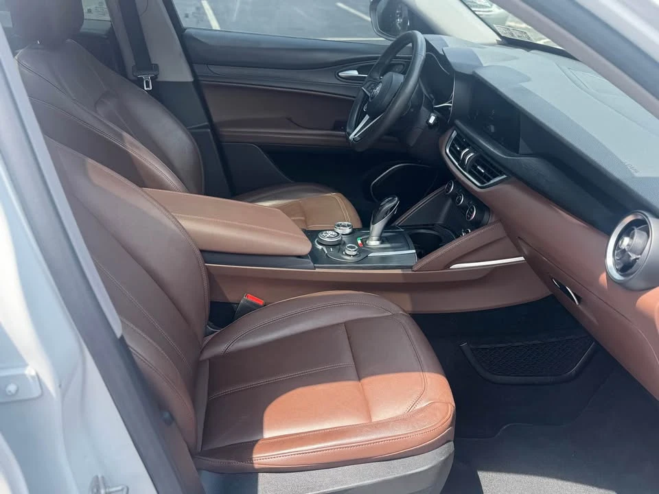 2018 Alfa Romeo Stelvio - Image 16 of 19