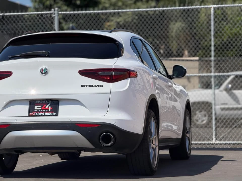 2018 Alfa Romeo Stelvio - Image 9 of 17