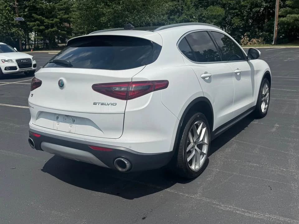 2018 Alfa Romeo Stelvio - Image 8 of 19