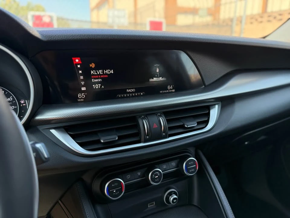 2018 Alfa Romeo Stelvio - Image 11 of 17