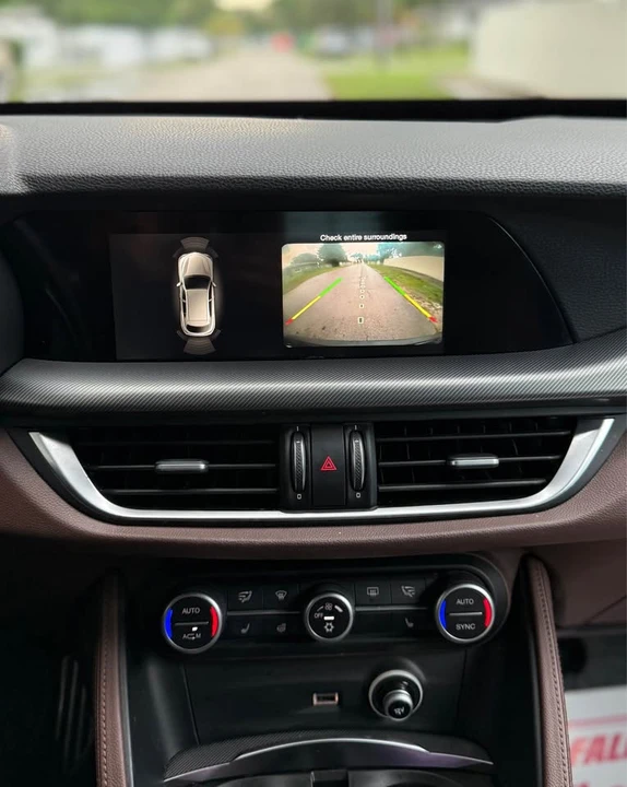 2018 Alfa Romeo Stelvio - Image 13 of 16