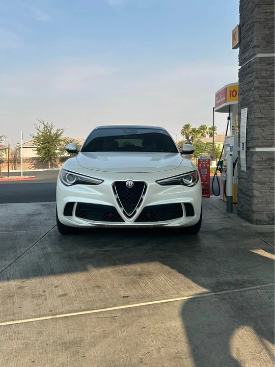 2018 Alfa Romeo Stelvio - Image 2 of 20