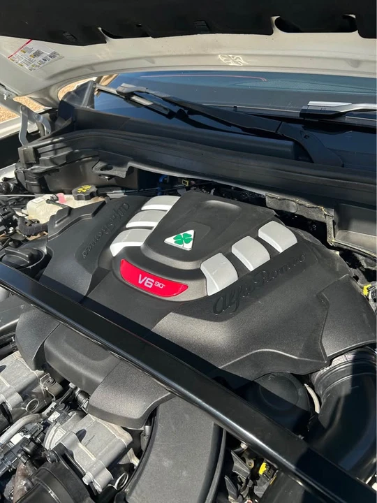 2018 Alfa Romeo Stelvio - Image 13 of 20