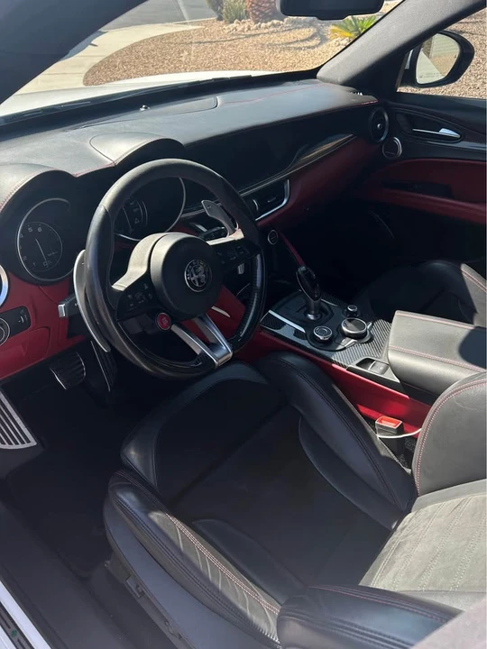 2018 Alfa Romeo Stelvio - Image 16 of 20