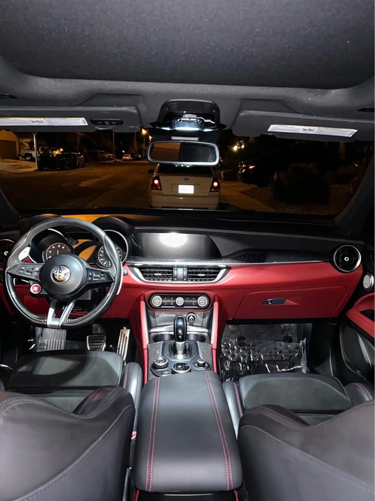 2018 Alfa Romeo Stelvio - Image 17 of 20