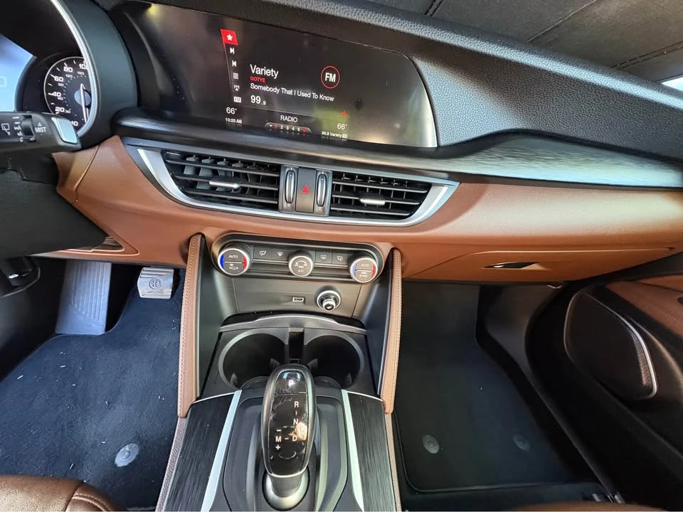 2018 Alfa Romeo Stelvio - Image 14 of 15