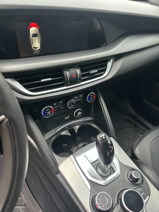 2018 Alfa Romeo Stelvio - Image 9 of 12