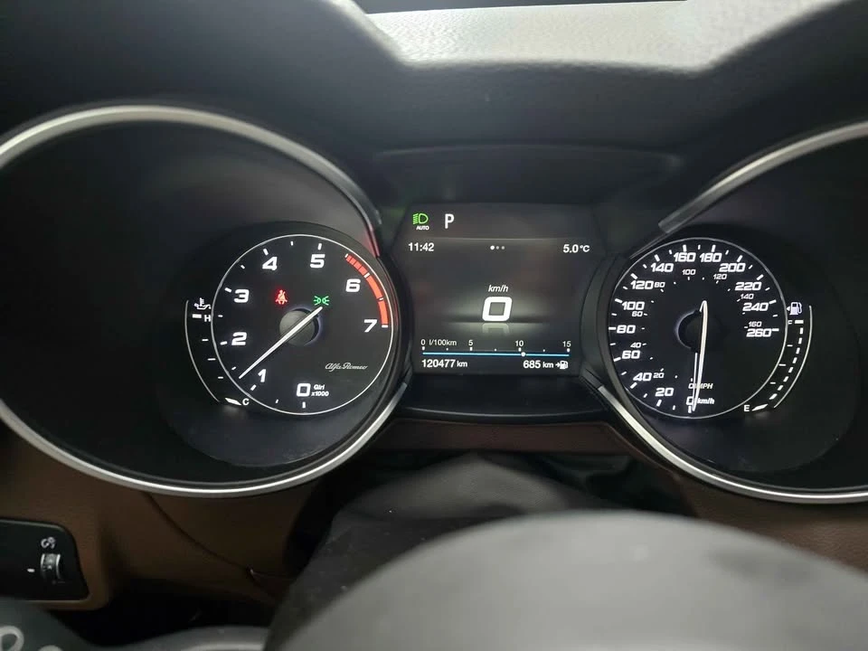 2018 Alfa Romeo Stelvio - Image 9 of 10