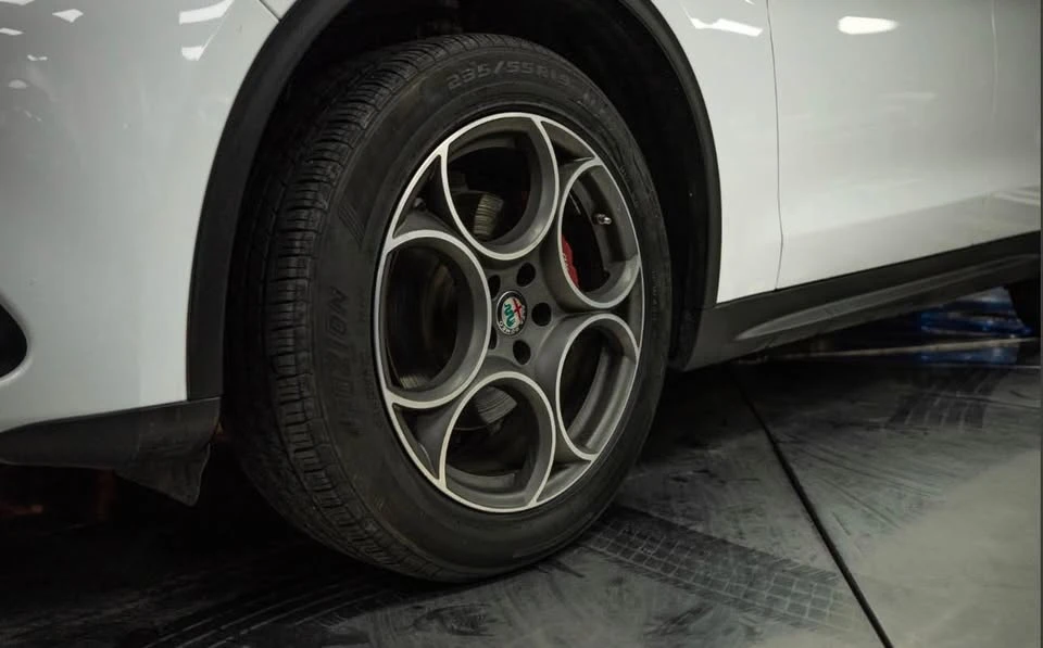 2018 Alfa Romeo Stelvio - Image 2 of 19