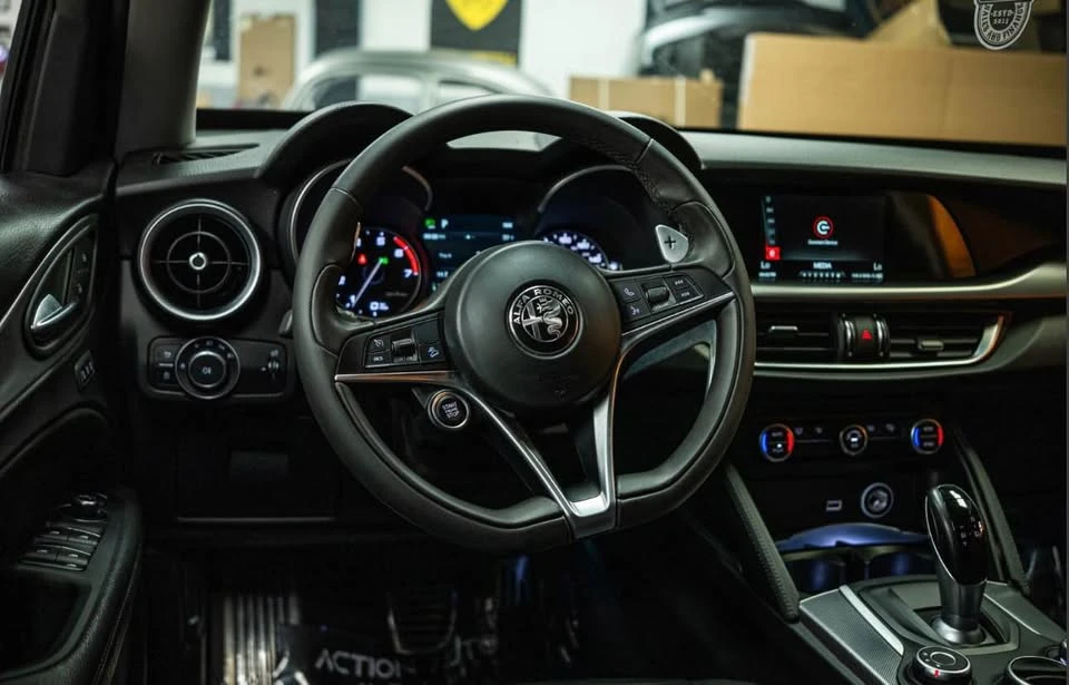 2018 Alfa Romeo Stelvio - Image 17 of 19