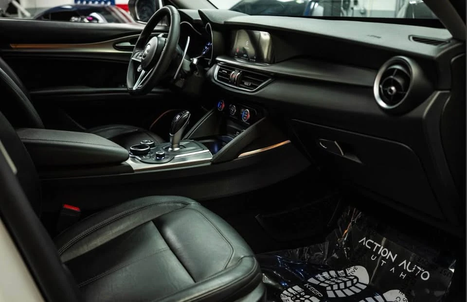 2018 Alfa Romeo Stelvio - Image 13 of 19