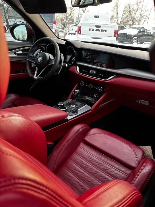 2018 Alfa Romeo Stelvio - Image 12 of 17