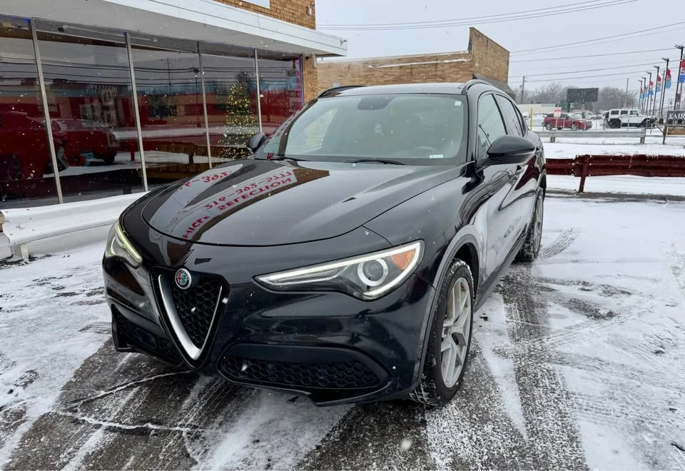 2018 Alfa Romeo Stelvio - Image 2 of 19