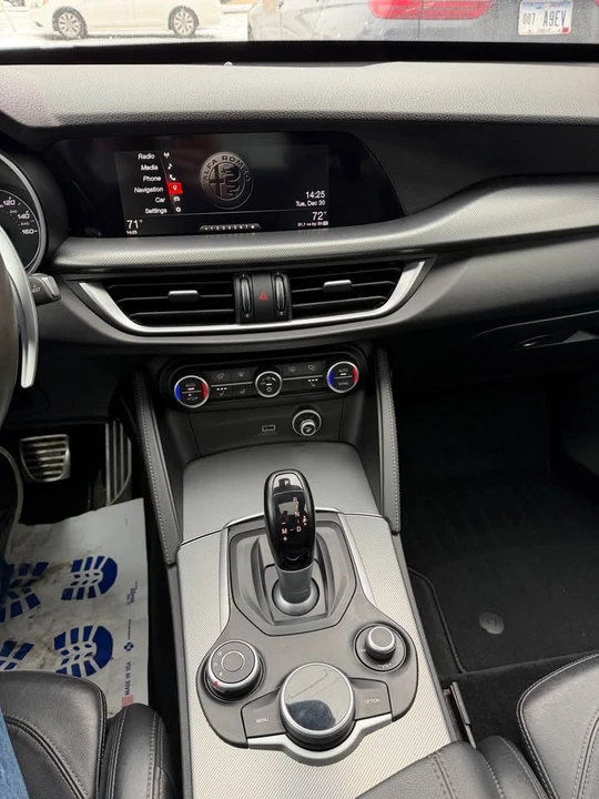 2018 Alfa Romeo Stelvio - Image 12 of 19