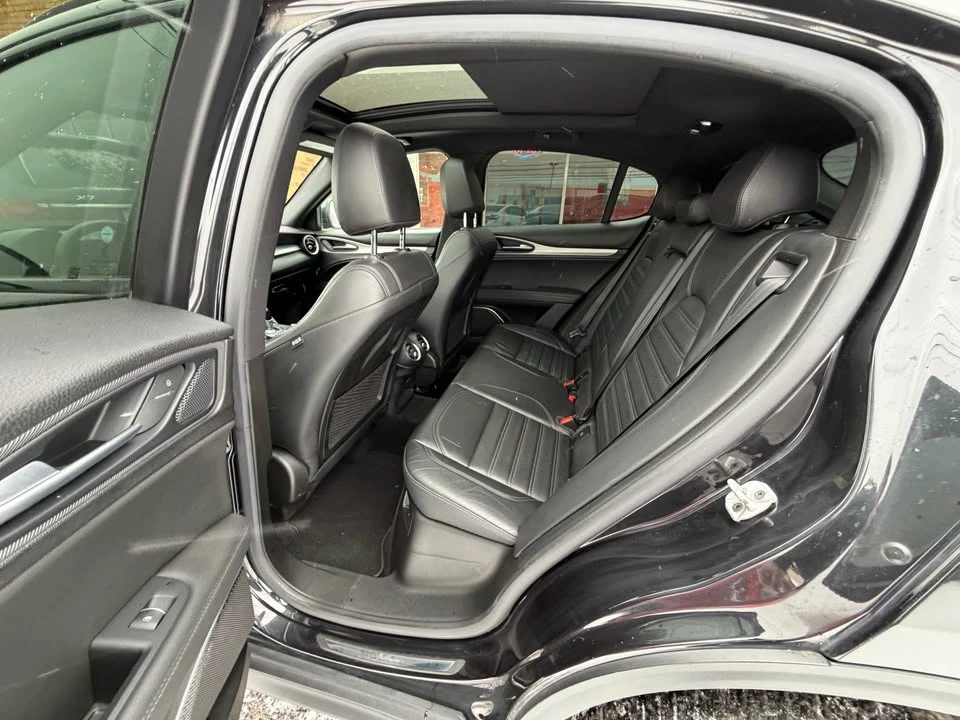 2018 Alfa Romeo Stelvio - Image 15 of 19