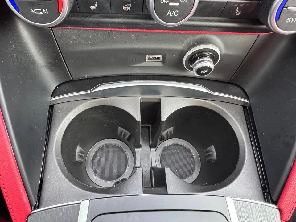 2018 Alfa Romeo Stelvio - Image 13 of 20