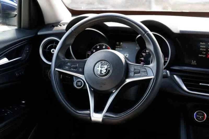 2018 Alfa Romeo Stelvio - Image 11 of 20
