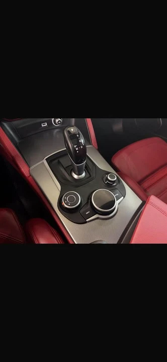 2018 Alfa Romeo Stelvio - Image 14 of 16