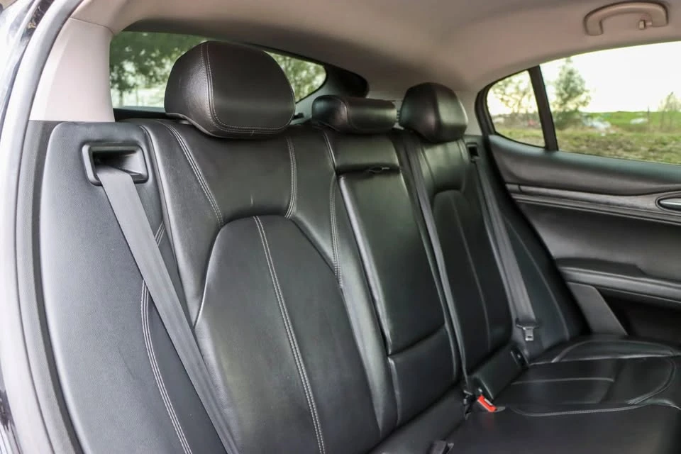 2018 Alfa Romeo Stelvio - Image 18 of 20