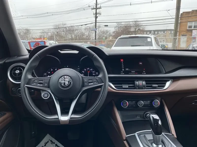 2018 Alfa Romeo Stelvio - Image 13 of 17