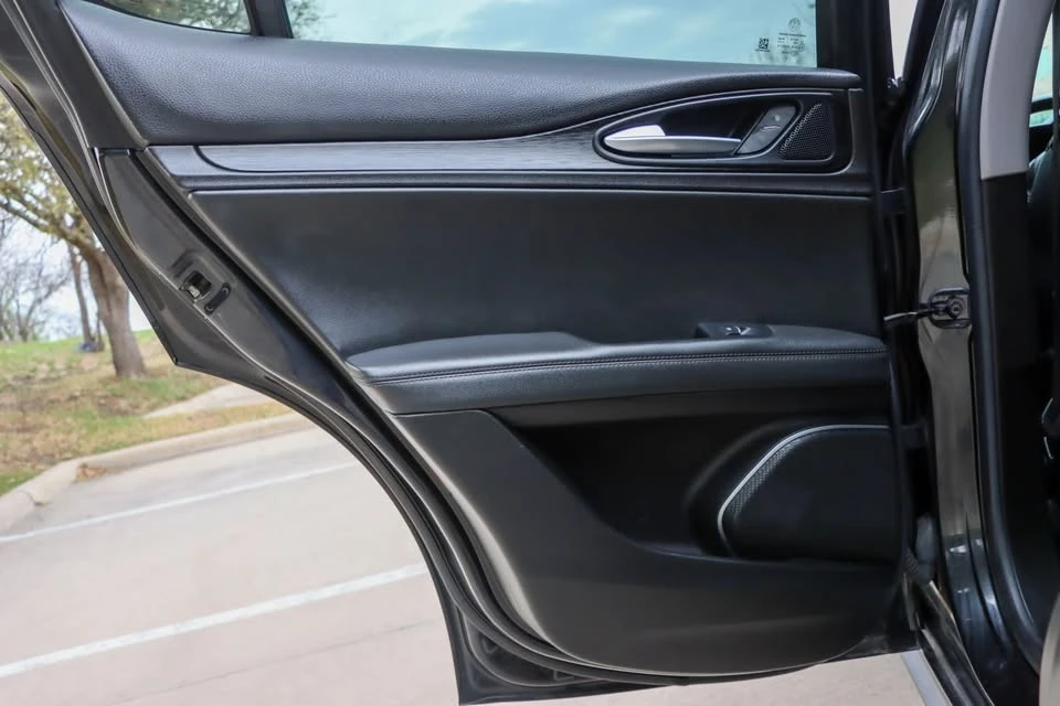 2018 Alfa Romeo Stelvio - Image 11 of 20
