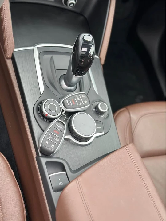 2018 Alfa Romeo Stelvio - Image 12 of 17