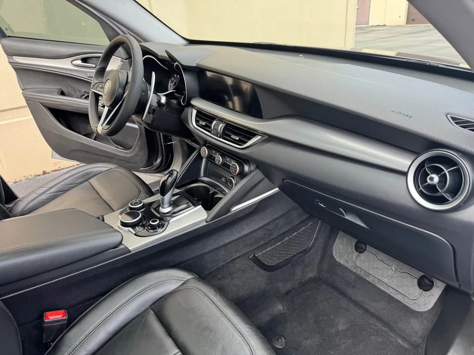 2018 Alfa Romeo Stelvio - Image 9 of 17