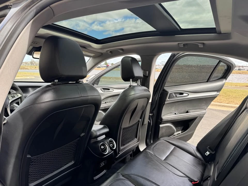 2018 Alfa Romeo Stelvio - Image 13 of 17