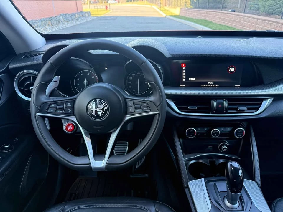 2018 Alfa Romeo Stelvio - Image 17 of 19